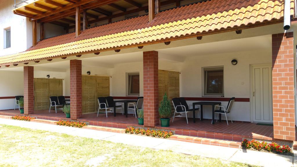 Vasti Apartman Siofok Luaran gambar